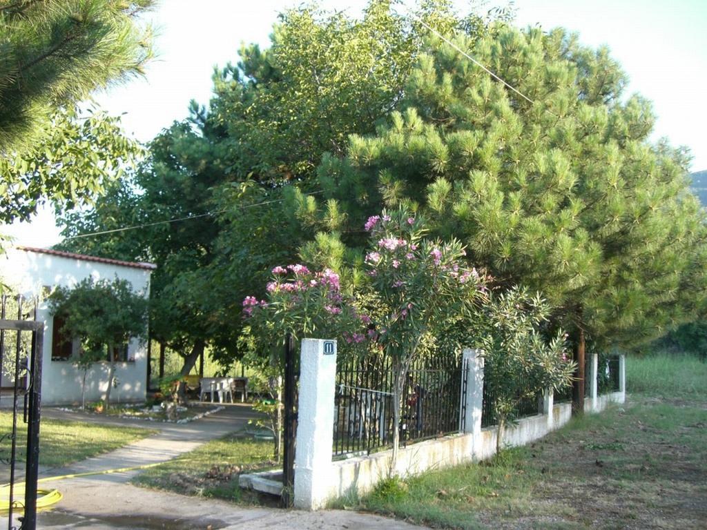 Garden Bungalow Valentina Ставрос Екстериор снимка
